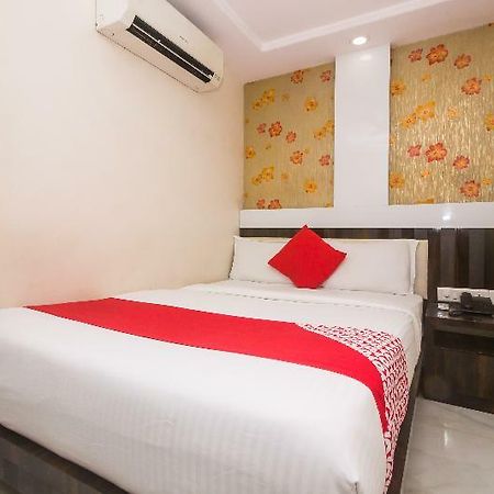 Oyo 8193 Hotel Pearl View Мумбаи Экстерьер фото