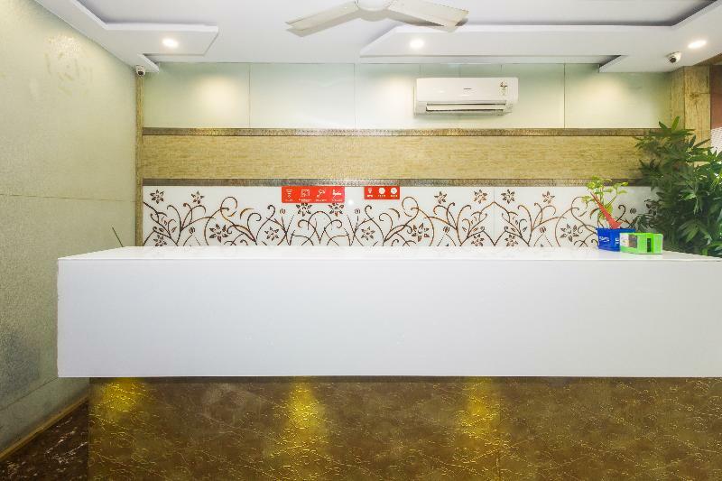 Oyo 8193 Hotel Pearl View Мумбаи Экстерьер фото