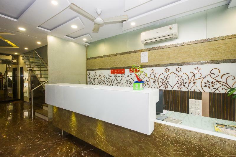 Oyo 8193 Hotel Pearl View Мумбаи Экстерьер фото