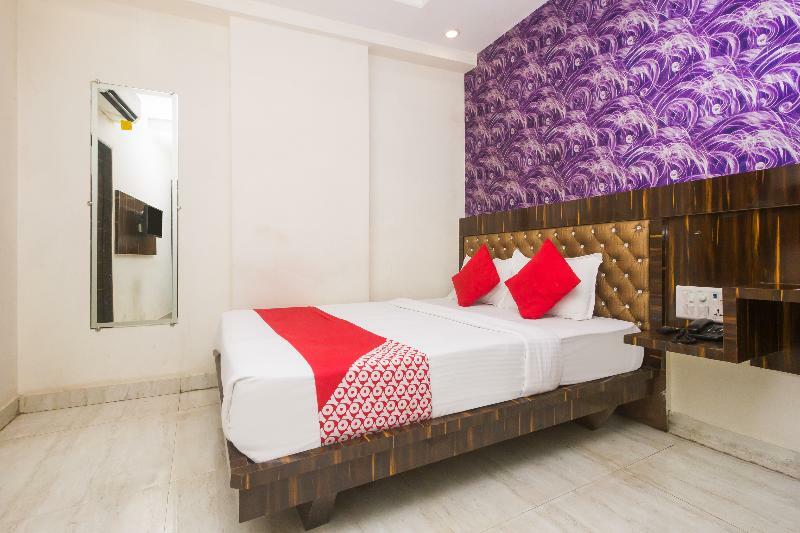 Oyo 8193 Hotel Pearl View Мумбаи Экстерьер фото