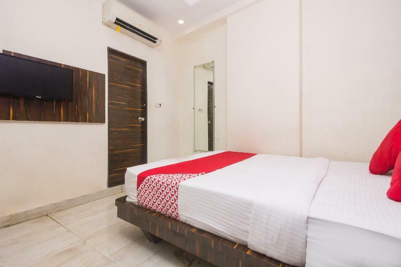 Oyo 8193 Hotel Pearl View Мумбаи Экстерьер фото