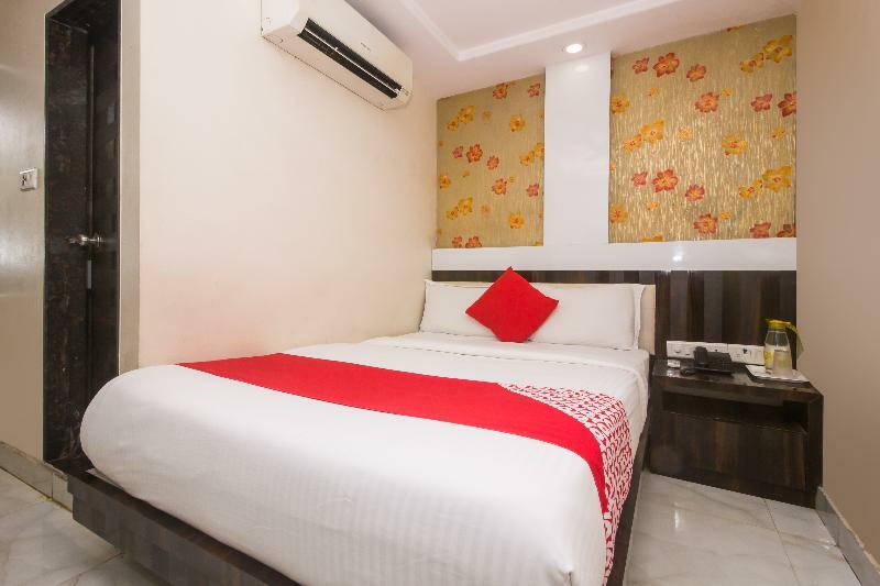 Oyo 8193 Hotel Pearl View Мумбаи Экстерьер фото