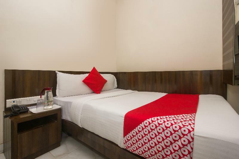 Oyo 8193 Hotel Pearl View Мумбаи Экстерьер фото