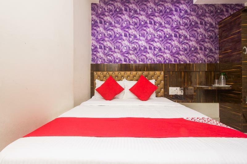 Oyo 8193 Hotel Pearl View Мумбаи Экстерьер фото