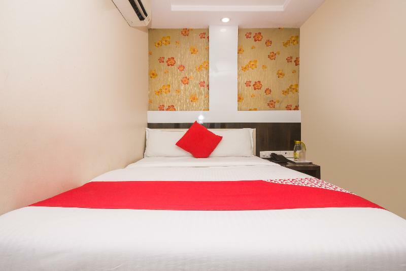 Oyo 8193 Hotel Pearl View Мумбаи Экстерьер фото