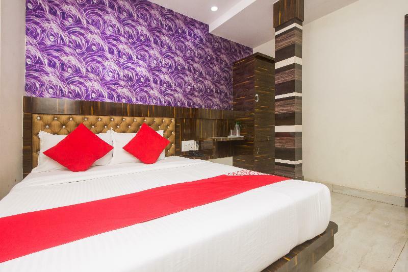 Oyo 8193 Hotel Pearl View Мумбаи Экстерьер фото
